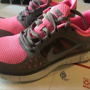Nike Free Run 3’s Pink and Grey Size 6
